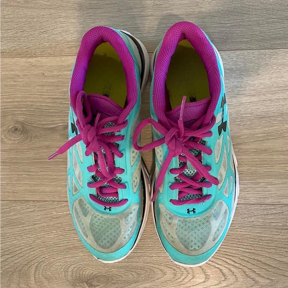 Under Armour Spine Women’s Running Shoes - Picture 2 of 2